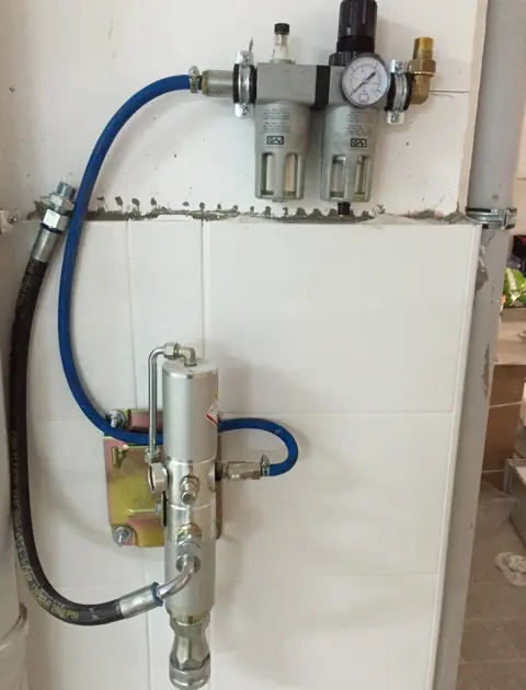 Pneumatische Altölpumpe und Wartungseinheit