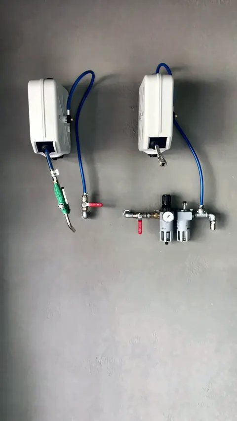 Druckluft- und Wasserschlauchaufroller mit Wartungseinheit